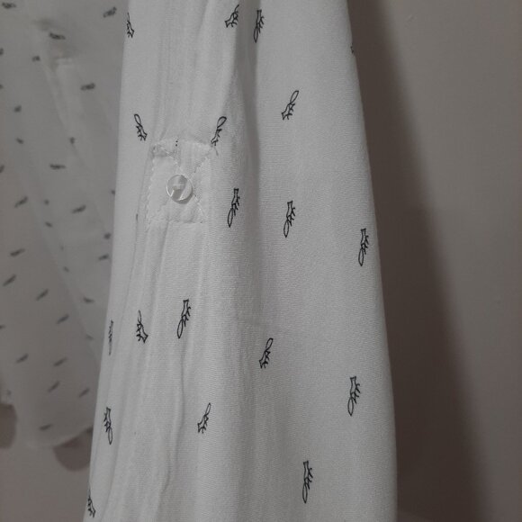 Fox motif boutique button up blouse made in Montreal - Picture 5 of 9